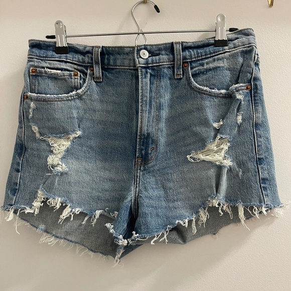 Abercrombie & Fitch High Rise Mom Short - Picture 2 of 6